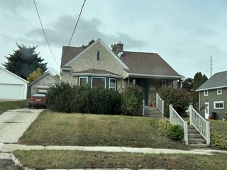 1214 S 18TH STREET, Manitowoc, WI 54220