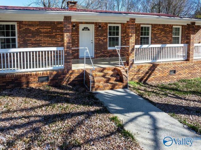 306 Olinger Road, Scottsboro, AL 35769