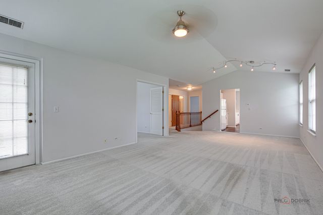 1262 N Wellington Court, Buffalo Grove, IL 60089