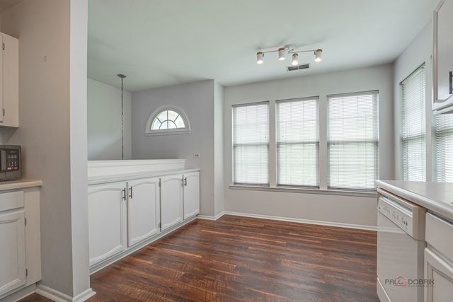 1262 N Wellington Court, Buffalo Grove, IL 60089