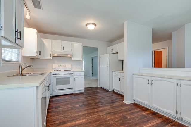 1262 N Wellington Court, Buffalo Grove, IL 60089