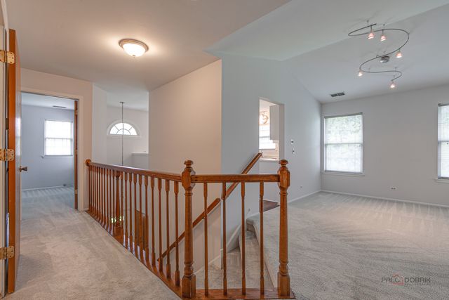 1262 N Wellington Court, Buffalo Grove, IL 60089