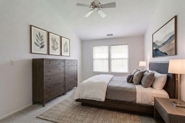 1262 N Wellington Court, Buffalo Grove, IL 60089