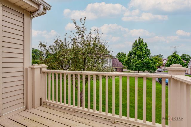 1262 N Wellington Court, Buffalo Grove, IL 60089