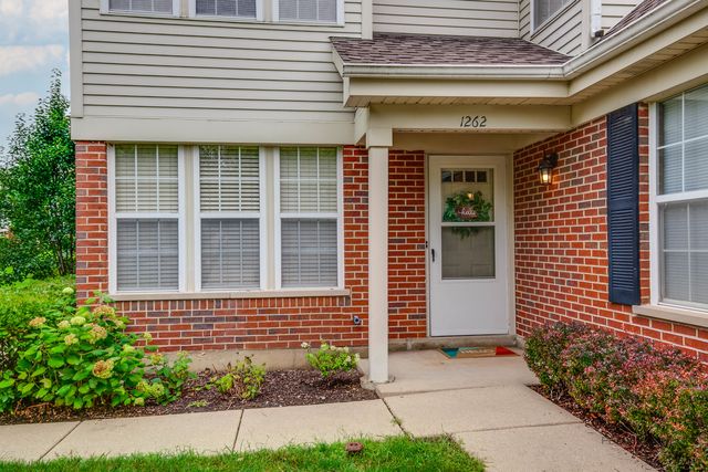 1262 N Wellington Court, Buffalo Grove, IL 60089