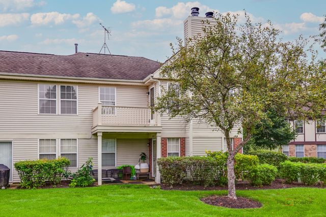 1262 N Wellington Court, Buffalo Grove, IL 60089