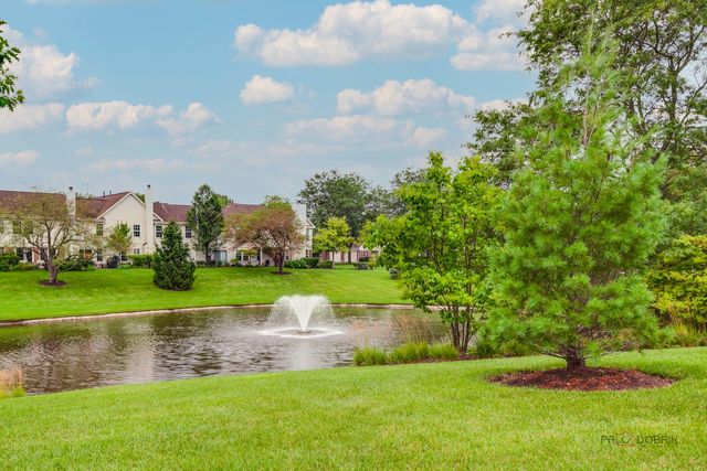 1262 N Wellington Court, Buffalo Grove, IL 60089
