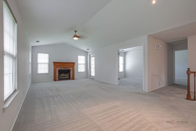 1262 N Wellington Court, Buffalo Grove, IL 60089