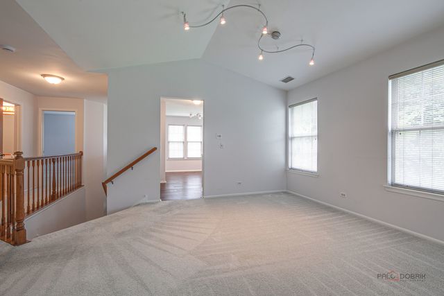 1262 N Wellington Court, Buffalo Grove, IL 60089