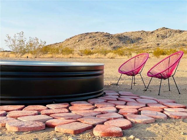 2884 Fortuna, Landers, CA 92285