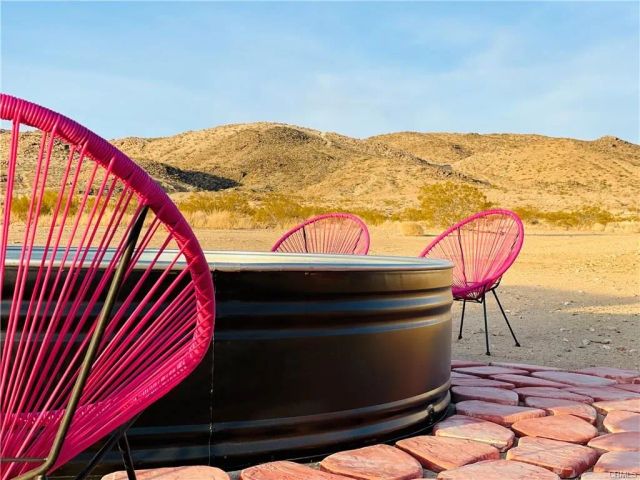 2884 Fortuna, Landers, CA 92285