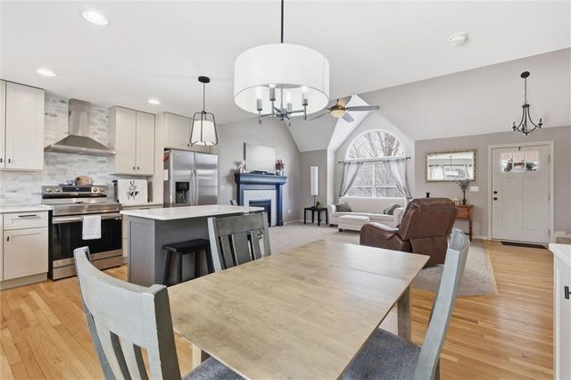 11919 N Belmont Avenue, Kansas City, MO 64156