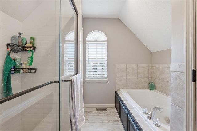 11919 N Belmont Avenue, Kansas City, MO 64156