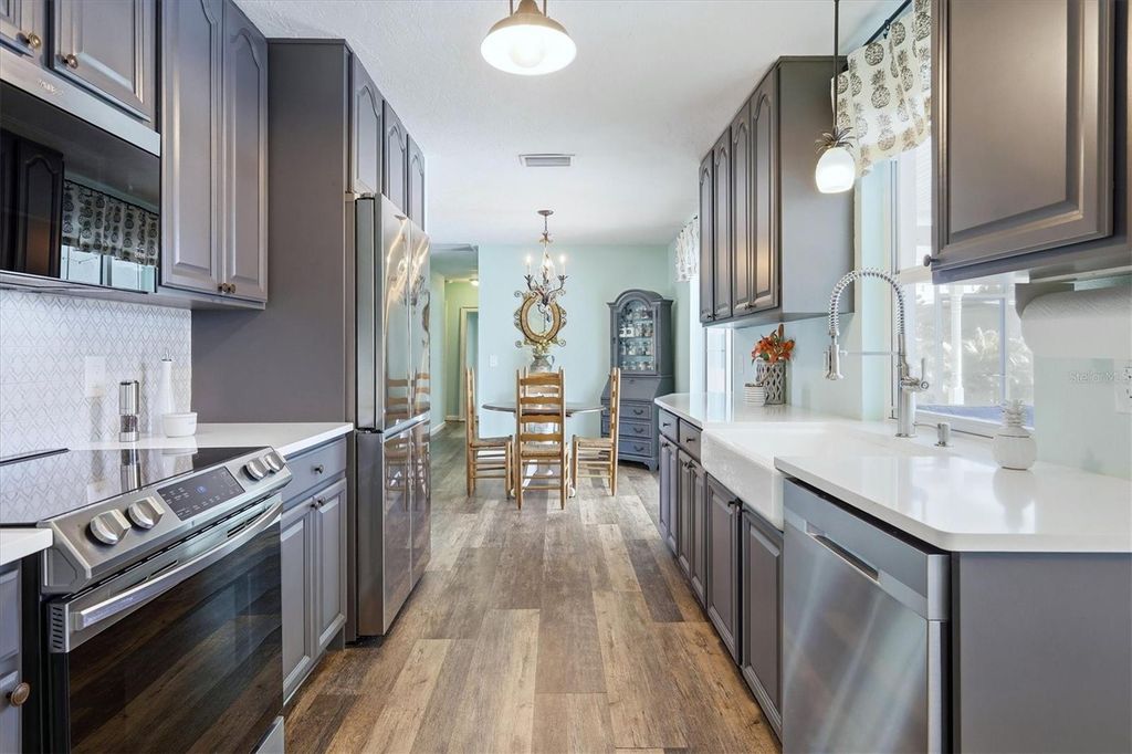 Image 11 of property listing at 22365 ALBANY AVENUE, Port Charlotte, FL 33952