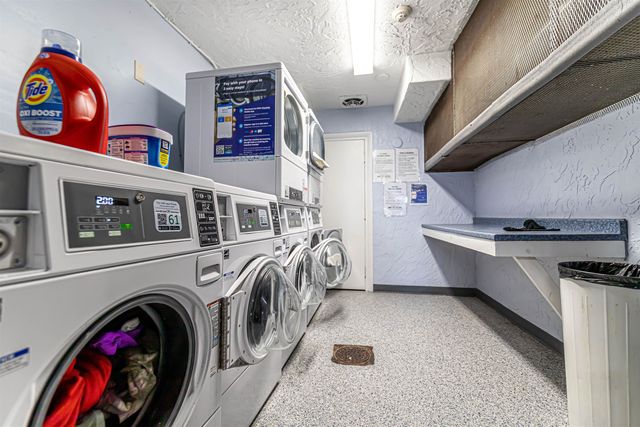 4 Pembroke Dr Unit 22, Derry, NH 03038