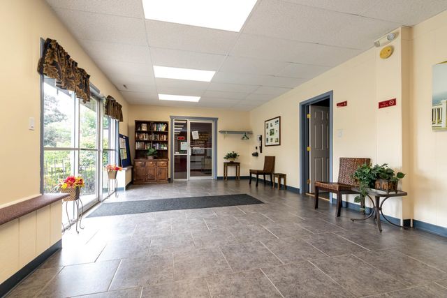 4 Pembroke Dr Unit 22, Derry, NH 03038