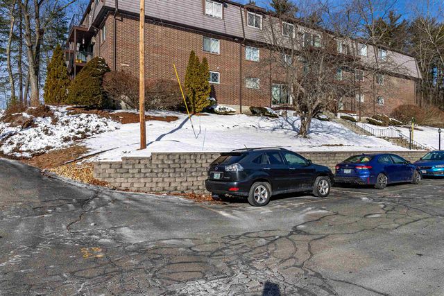 4 Pembroke Dr Unit 22, Derry, NH 03038