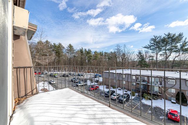 4 Pembroke Dr Unit 22, Derry, NH 03038