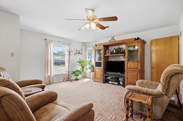 3513 Meadow Oaks Drive, Haltom City, TX 76117