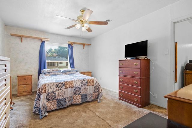 3513 Meadow Oaks Drive, Haltom City, TX 76117