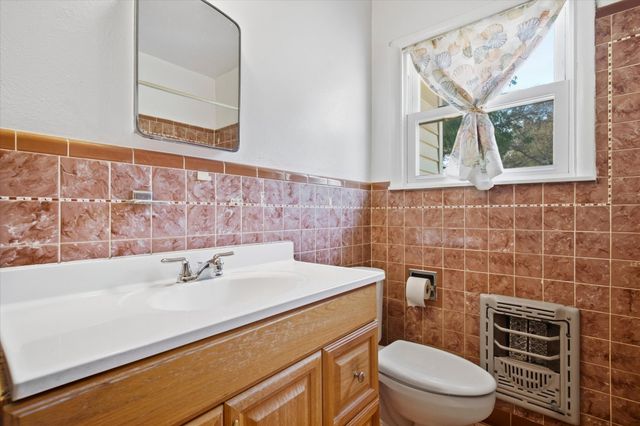 3513 Meadow Oaks Drive, Haltom City, TX 76117
