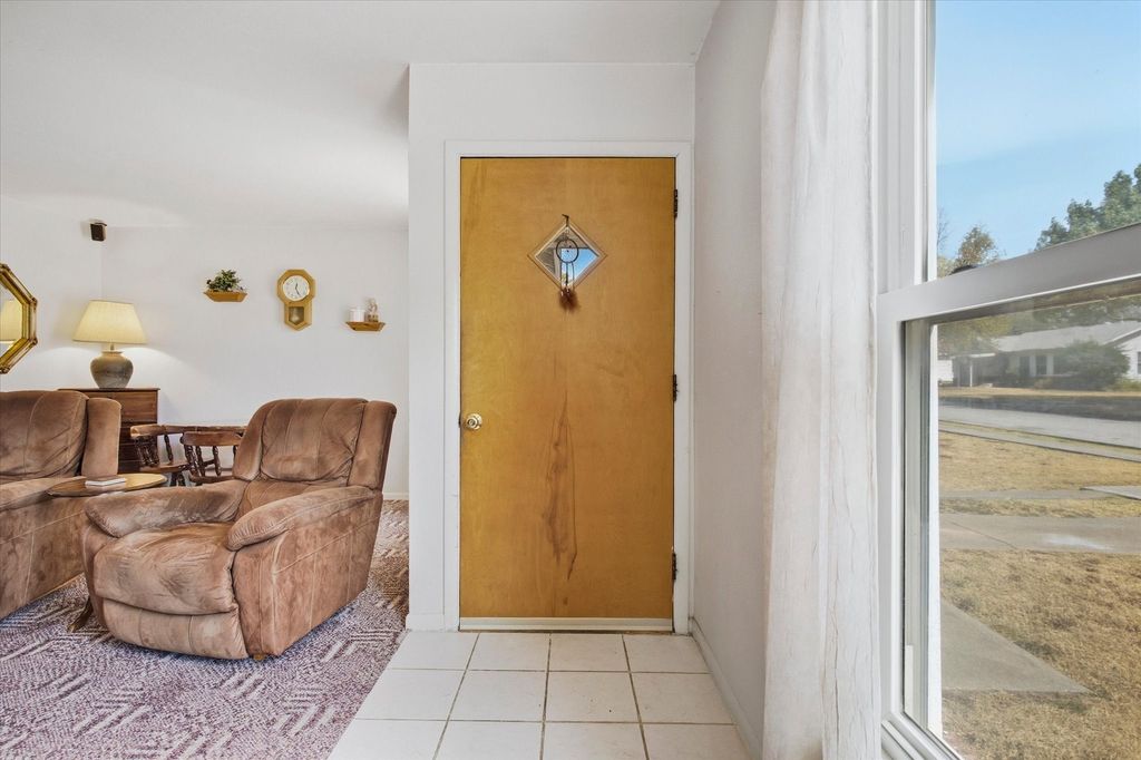 3513 Meadow Oaks Drive, Haltom City, TX 76117 — photo 5