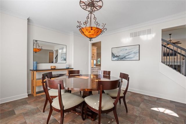 8190 Shoreline Drive, Parkville, MO 64152