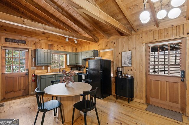 222 Icy Lane, Blue Ridge, GA 30513