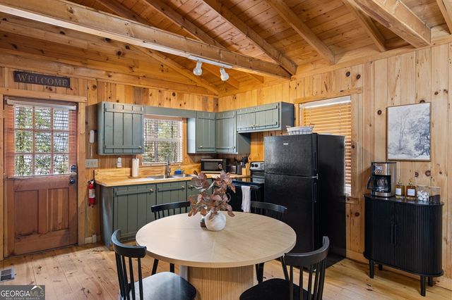 222 Icy Lane, Blue Ridge, GA 30513