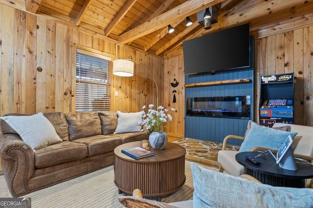 222 Icy Lane, Blue Ridge, GA 30513