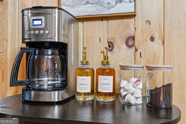 222 Icy Lane, Blue Ridge, GA 30513