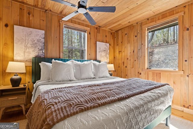 222 Icy Lane, Blue Ridge, GA 30513