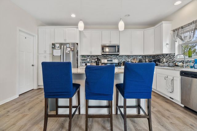 320 W Hunt Avenue, Twin Lakes, WI 53181