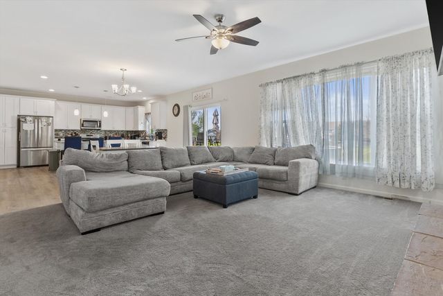320 W Hunt Avenue, Twin Lakes, WI 53181
