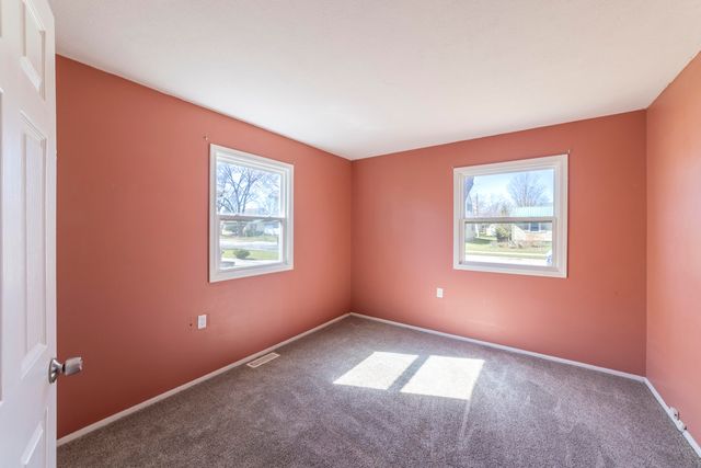 765 Governor Road, Valparaiso, IN 46385