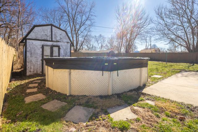 765 Governor Road, Valparaiso, IN 46385