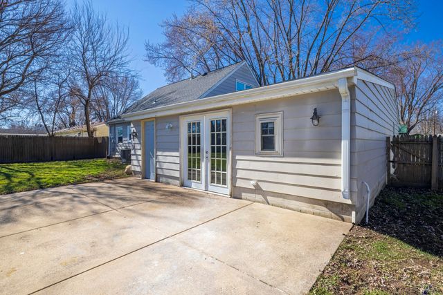 765 Governor Road, Valparaiso, IN 46385