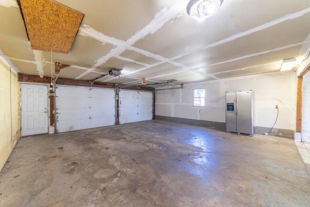 765 Governor Road, Valparaiso, IN 46385