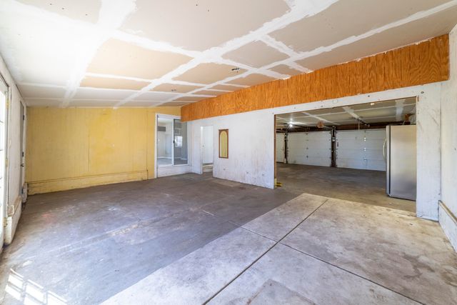 765 Governor Road, Valparaiso, IN 46385