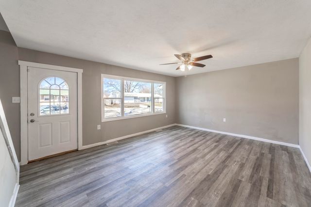 765 Governor Road, Valparaiso, IN 46385