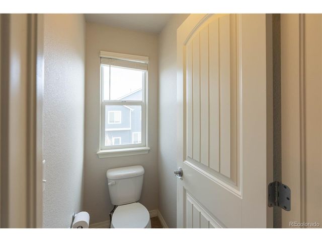 9020 Sandpiper Dr, Longmont, CO 80504