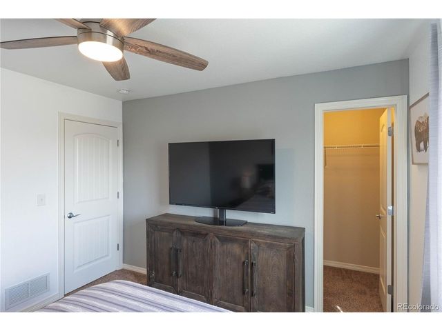 9020 Sandpiper Dr, Longmont, CO 80504