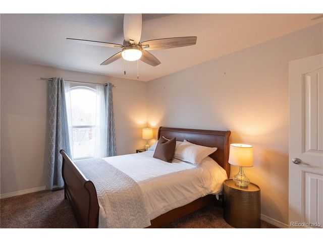 9020 Sandpiper Dr, Longmont, CO 80504