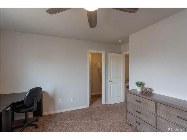 9020 Sandpiper Dr, Longmont, CO 80504