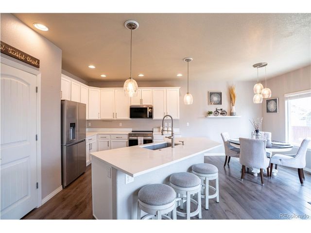 9020 Sandpiper Dr, Longmont, CO 80504