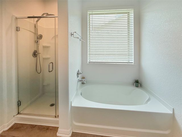 209 Bryan Way, Angleton, TX 77515