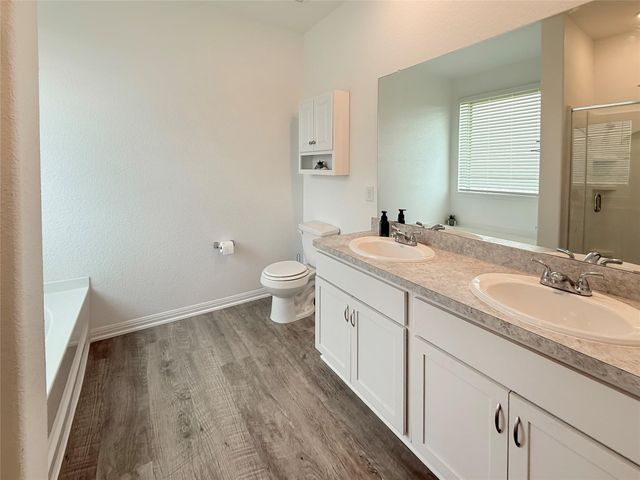 209 Bryan Way, Angleton, TX 77515