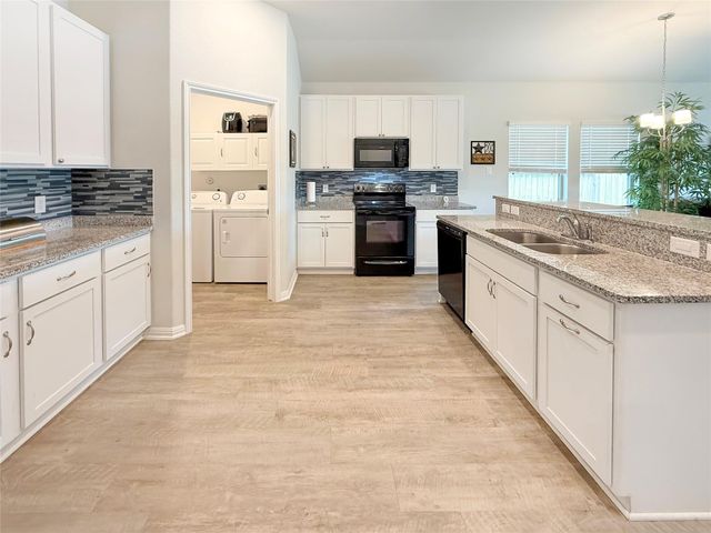 209 Bryan Way, Angleton, TX 77515