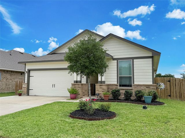 209 Bryan Way, Angleton, TX 77515