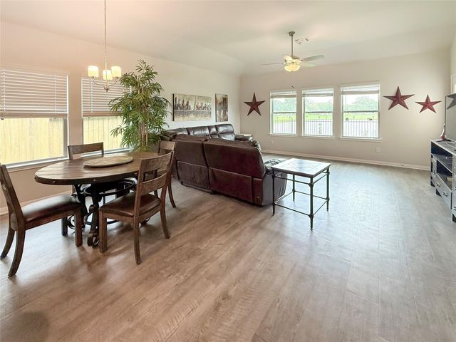 209 Bryan Way, Angleton, TX 77515